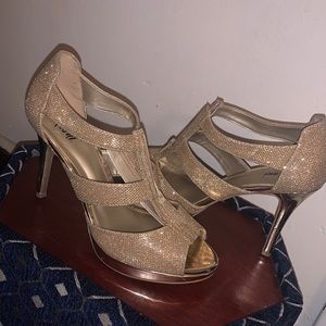 Shiny GOLD high heels size 8.5